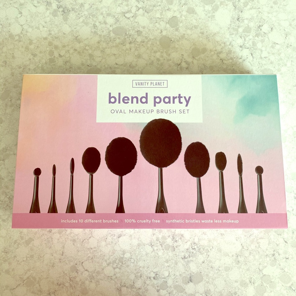 Vanity Planet blend party oval makeup brush set